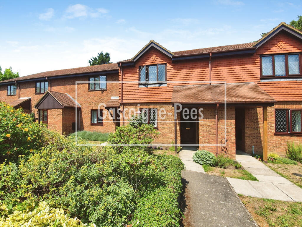 Main image of property: Farnham, GU9