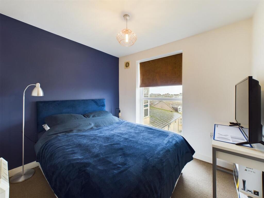 Apartment in Lancaster - More