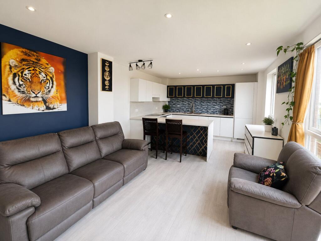 Apartment in Twickenham - View 2