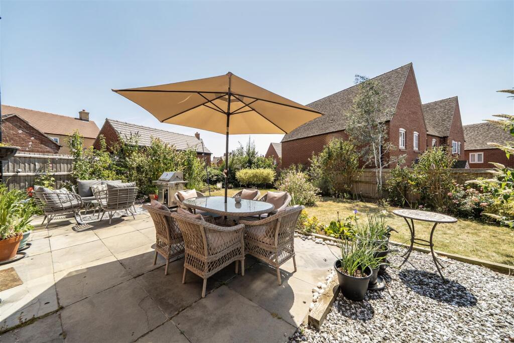 House in Towcester, West Northamptonshire - View 4