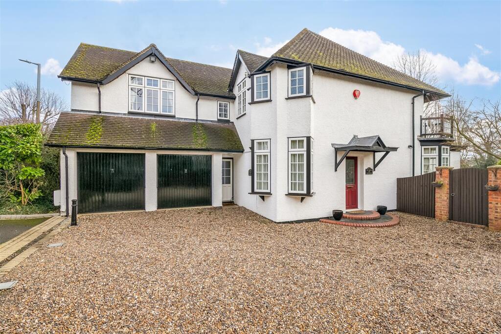 Main image of property: Wilbury Road, Letchworth Garden City