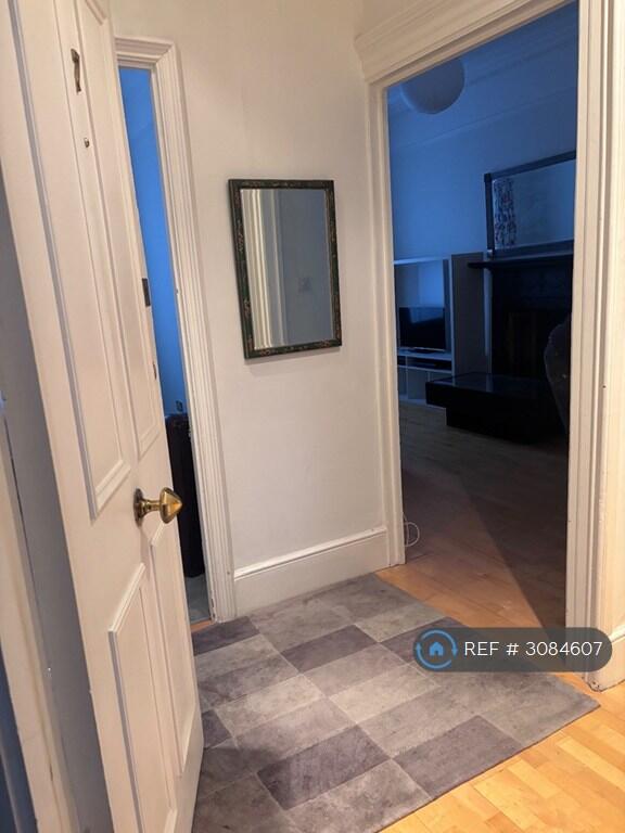Apartment in London, Earl's Court - More