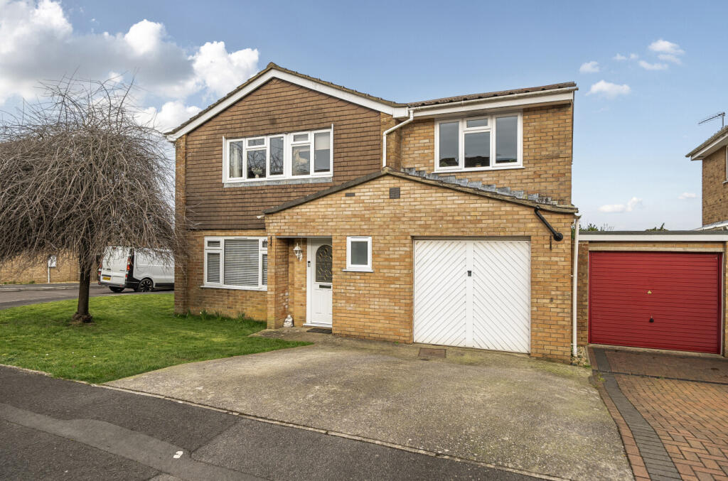 4 bed detached - Park View, Crewkerne, Somerset, TA18 image 4