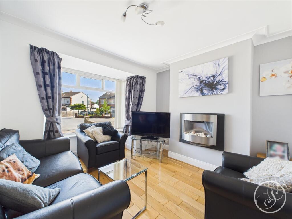4 bedroom semi-detached house for sale in Windsor Mount, Leeds, LS15 - View 6