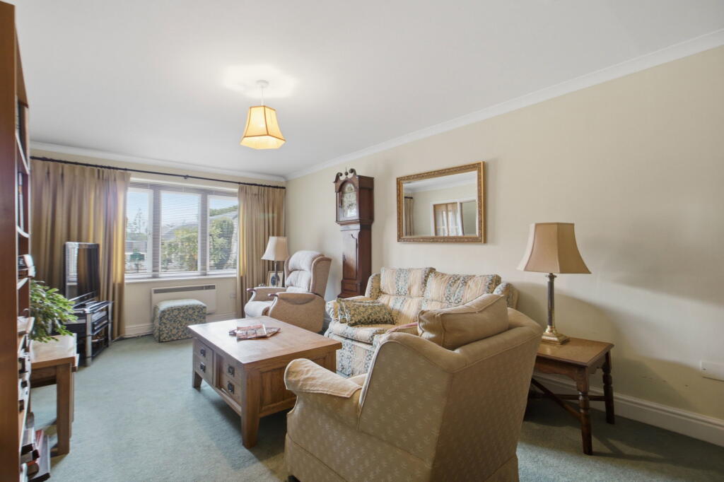 House in Worcester - View 5