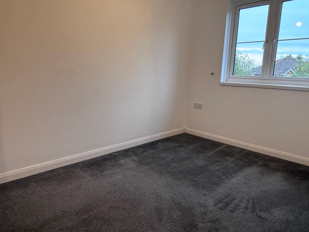 House in Southampton - More