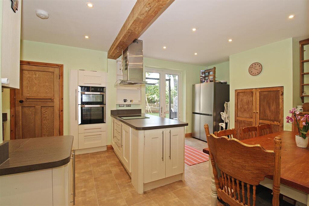 Cambridge Road, Dunton photo 2