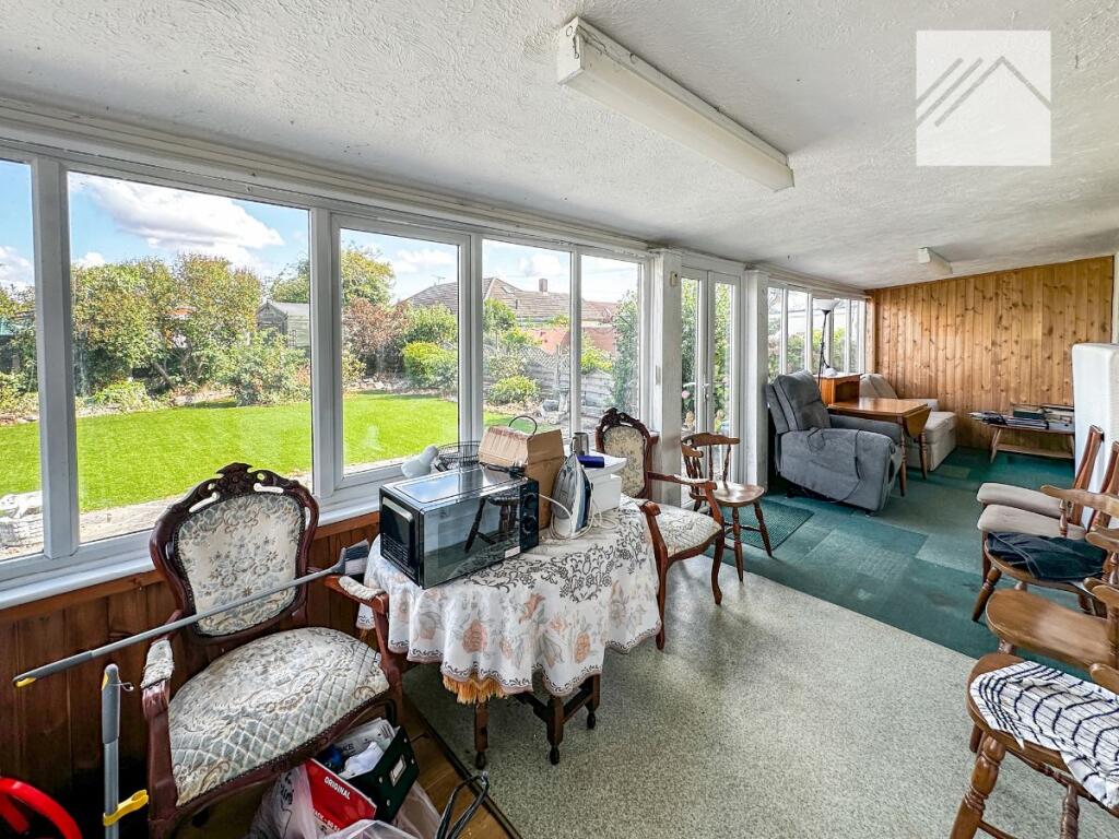 House in Castle Point, Canvey Island - View 4