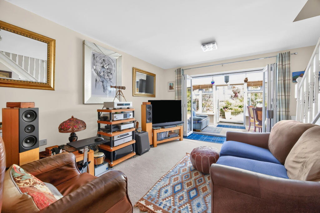House in East Cowes, Osborne - More