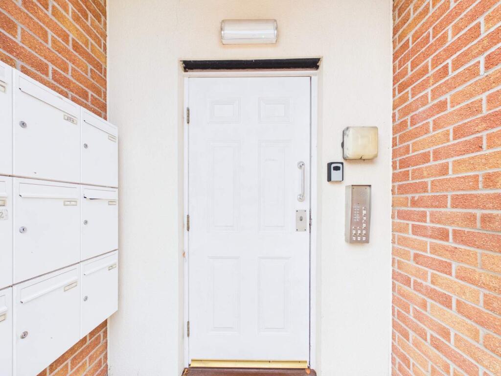 Apartment in Cardiff, Heath - More