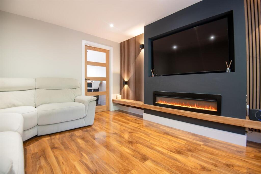 Windermere Drive, Wellingborough, NN8 - View 3