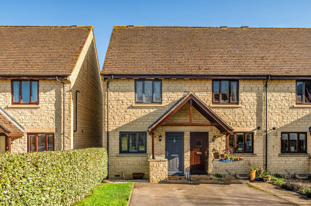 Main image of property: Farmington Drive, Witney, Oxfordshire