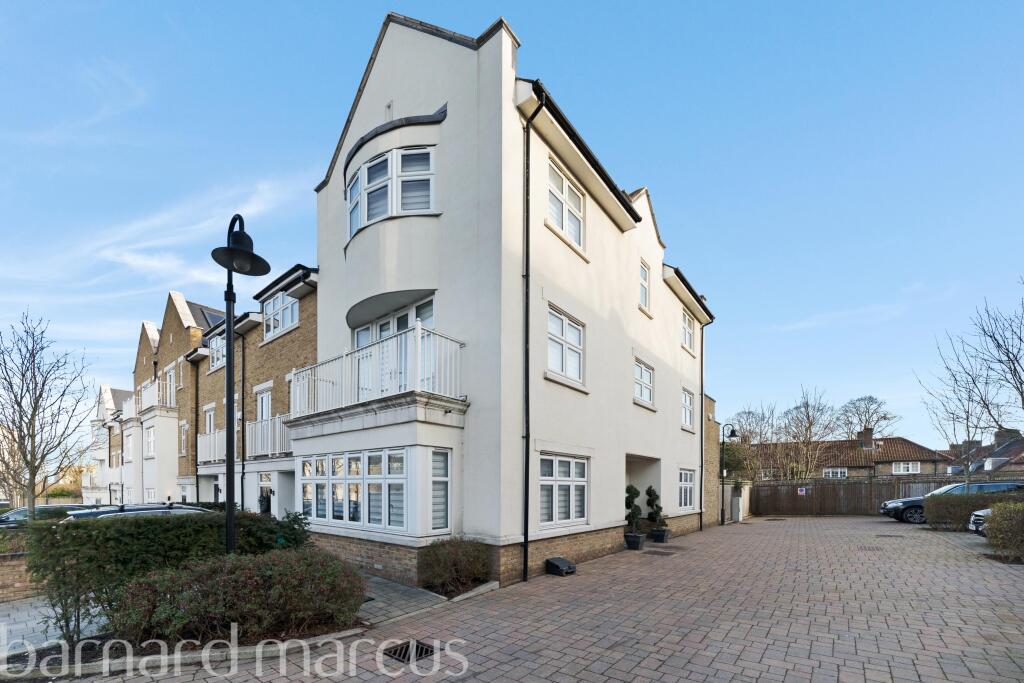 Main image of property: Emerald Square, London