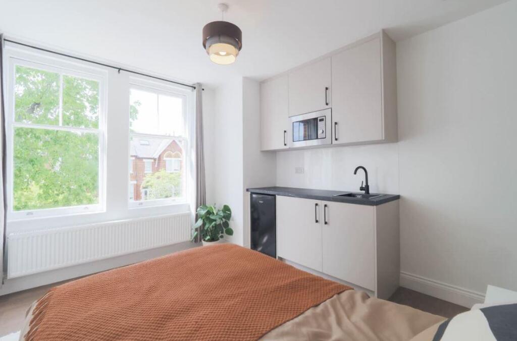 Studio flat for rent