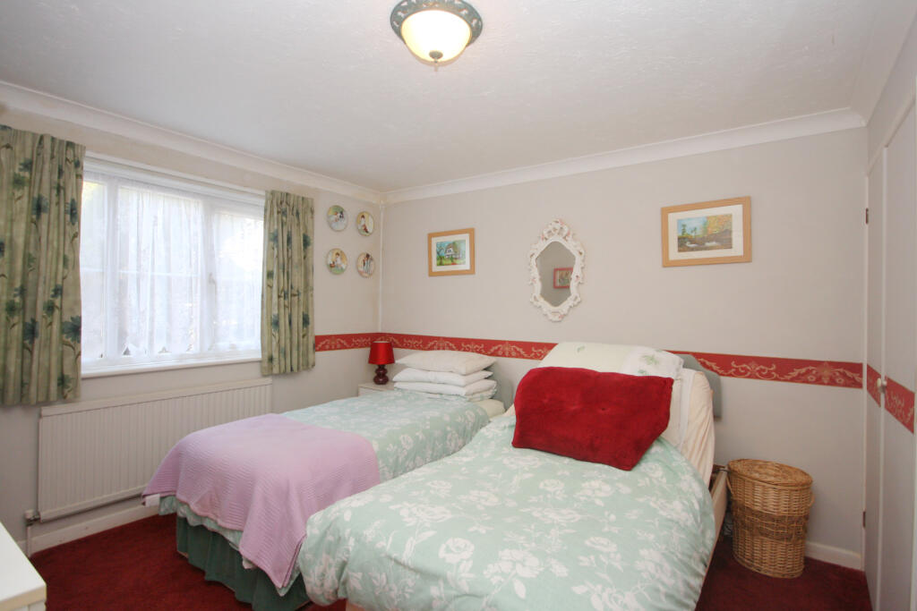 Apartment in New Forest, Milford-on-Sea - More