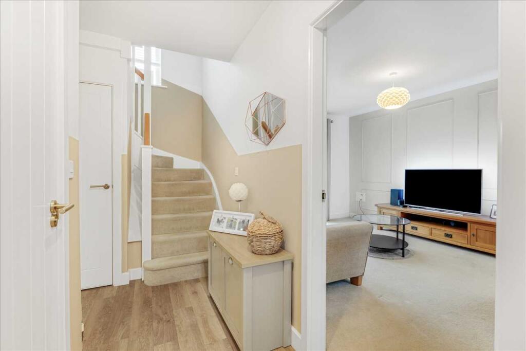 House in Towcester, West Northamptonshire - View 4