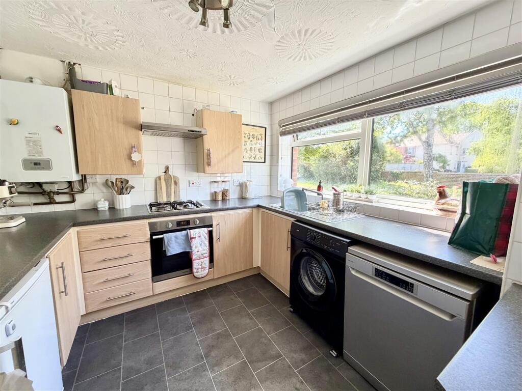 Dacombe Drive, Upton photo 4