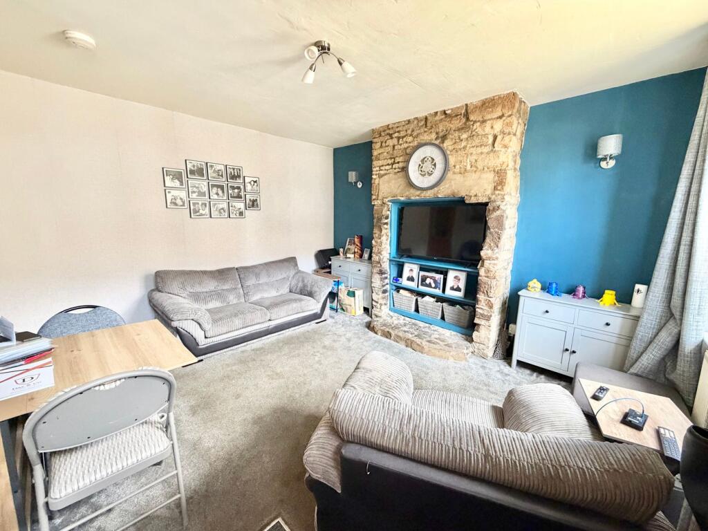 House in Bradford, Cross Roads - View 3