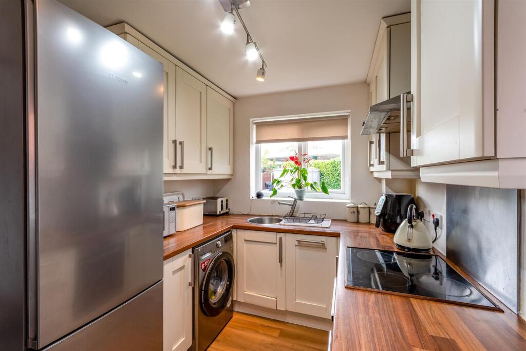House in Rotherham, Bramley - View 2