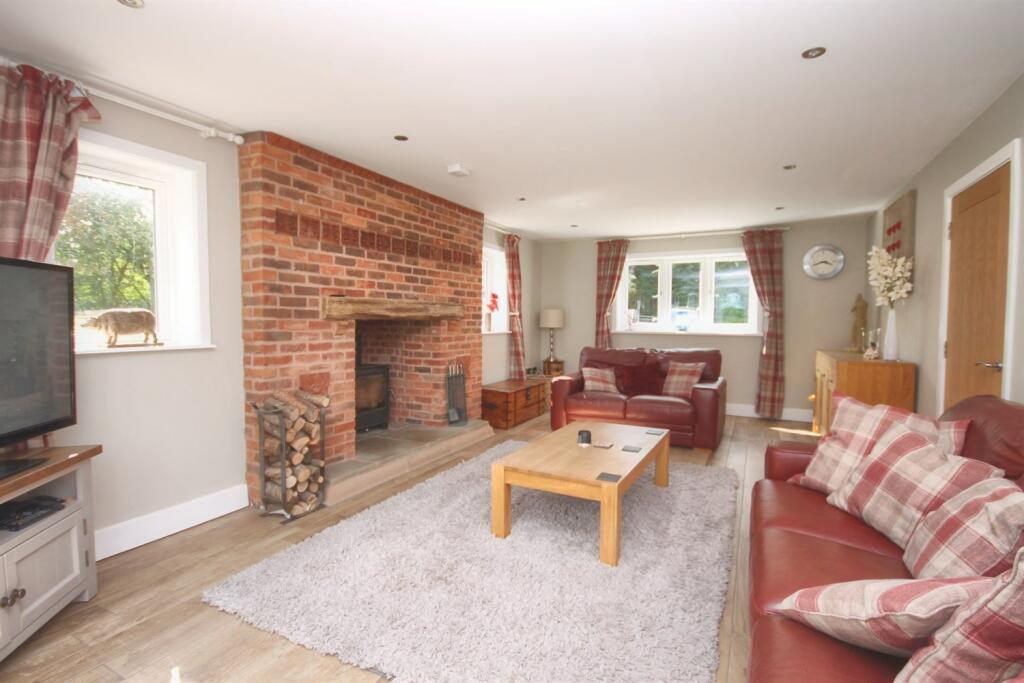 Hulme Hall Lane, Allostock photo 4