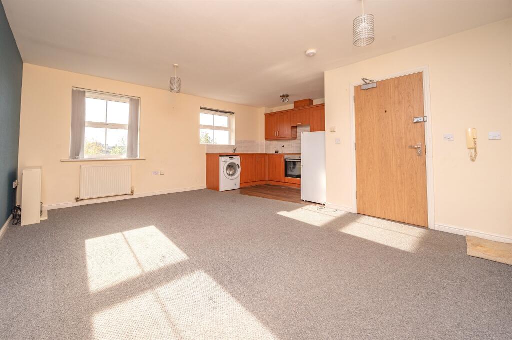 Apartment in Kettering, Leisure Village - View 3