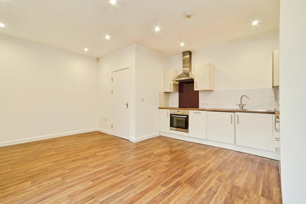 Additional image 2 of Dockfield Terrace, Shipley
