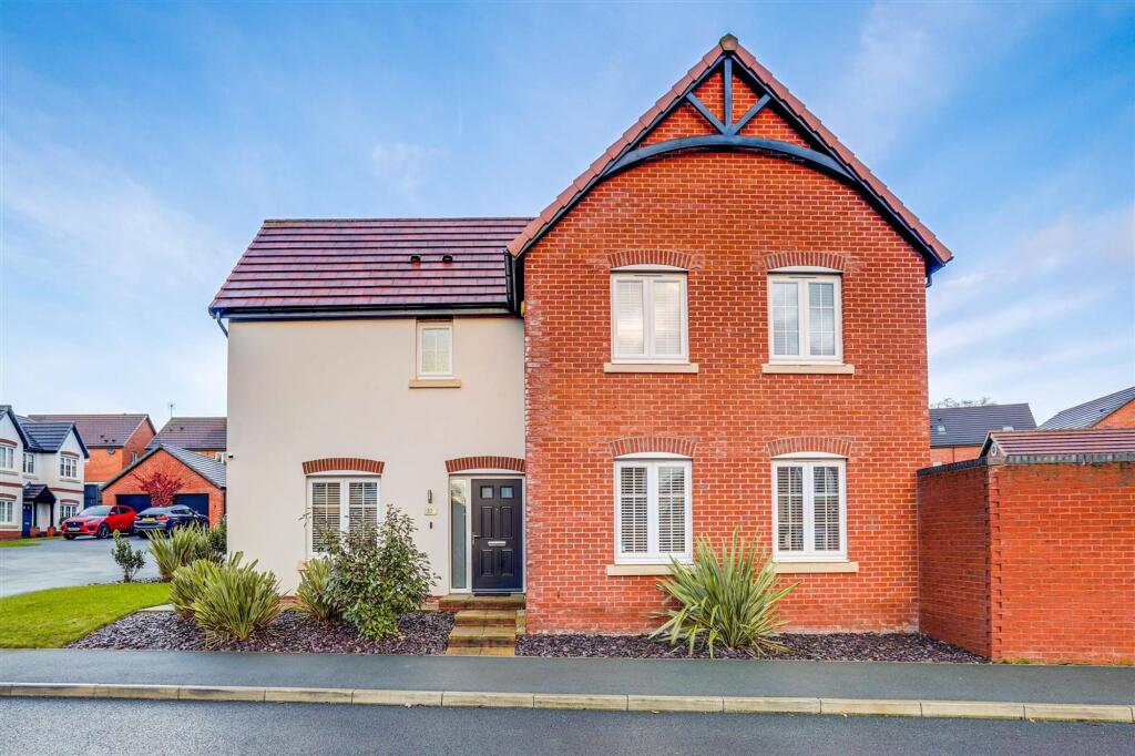 Damstead Park Avenue, Alfreton, DE55 photo 2