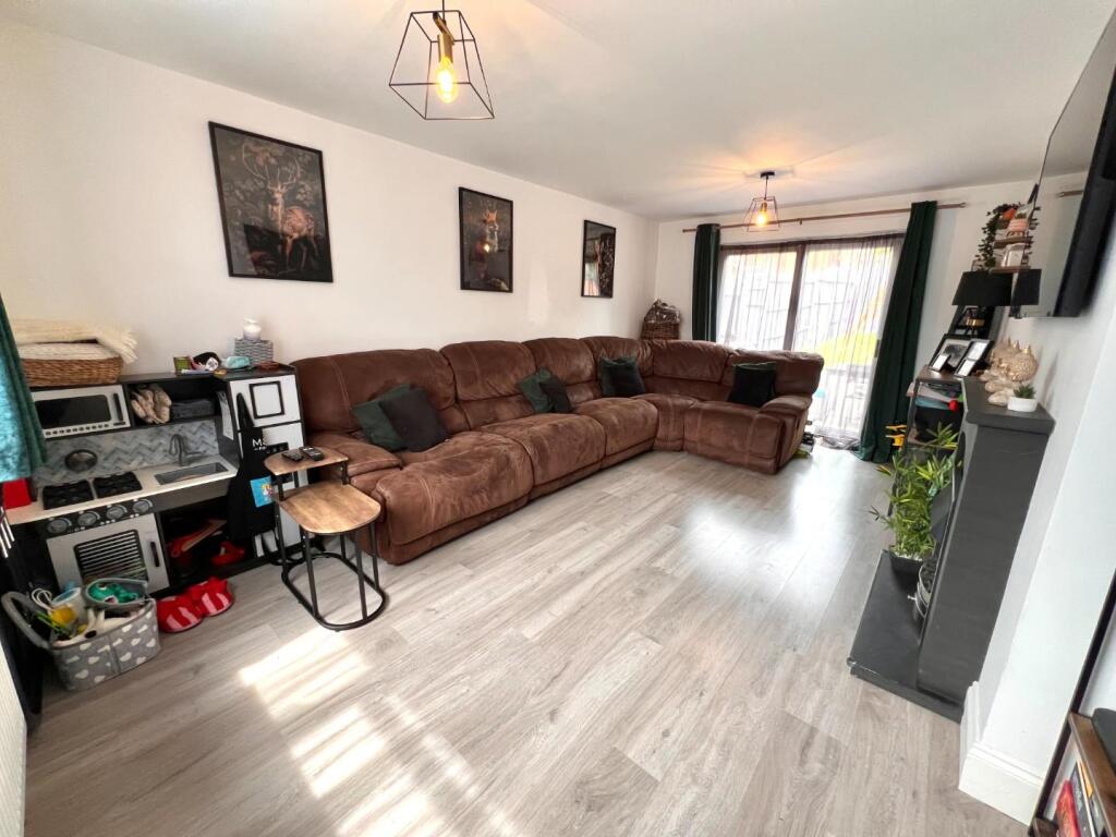 Bourne Crescent, Kings Heath, Northampton NN5 photo 3