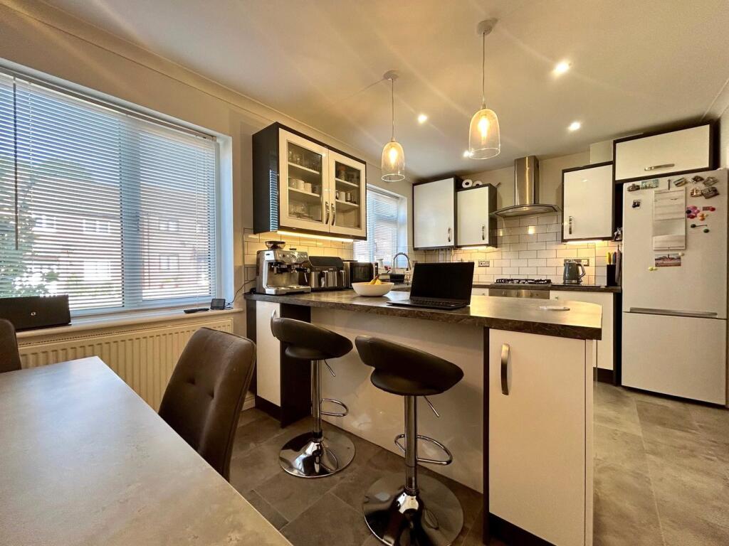 Quinton Drive, Bradwell, Milton Keynes, MK13 photo 3