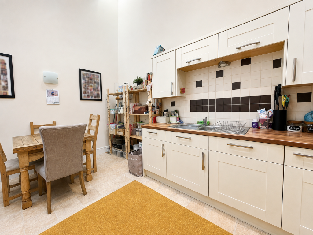 House in Bradford, Ferncliffe, Bingley - View 3