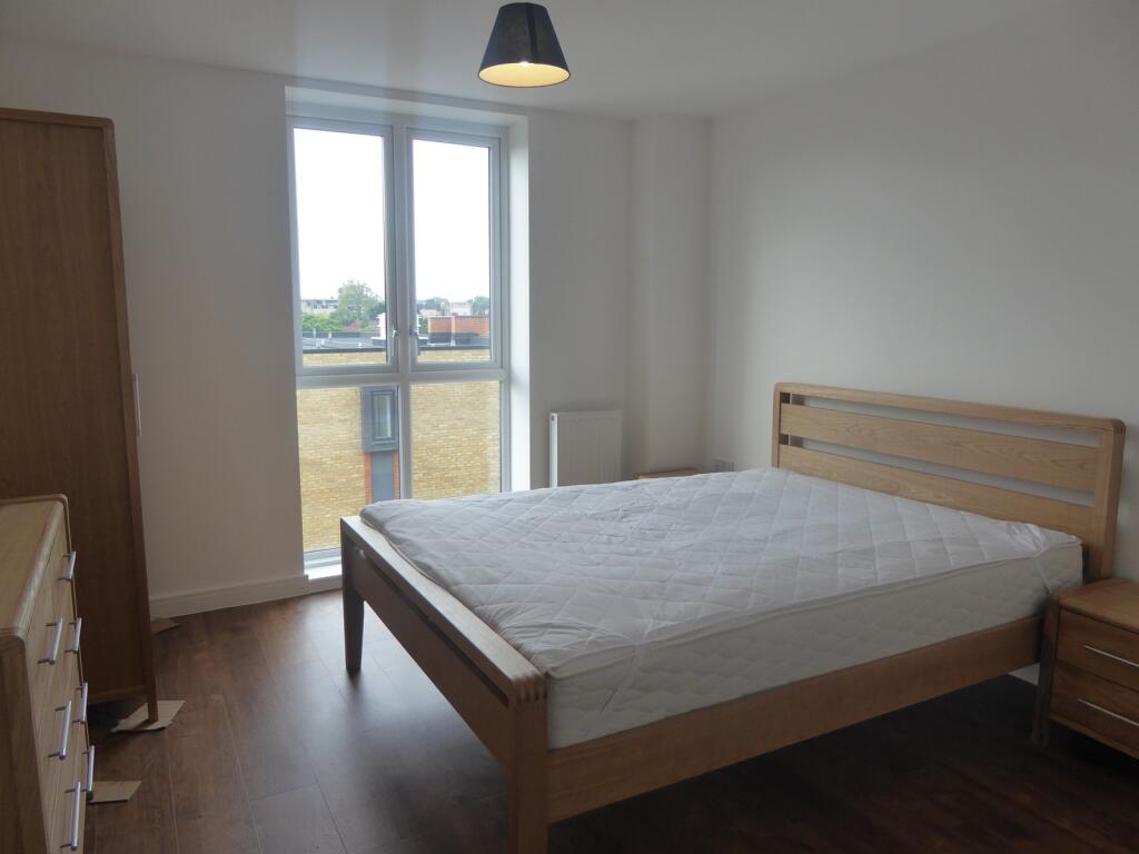 Apartment in Reading, Newtown - More