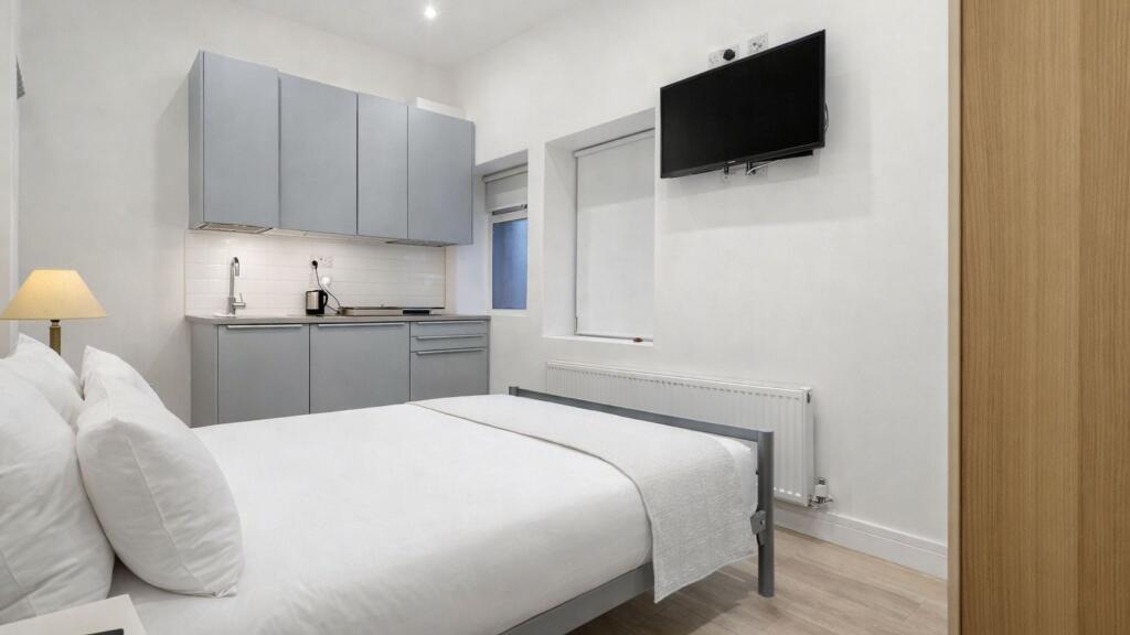 Main image of property: Oakley Avenue, London