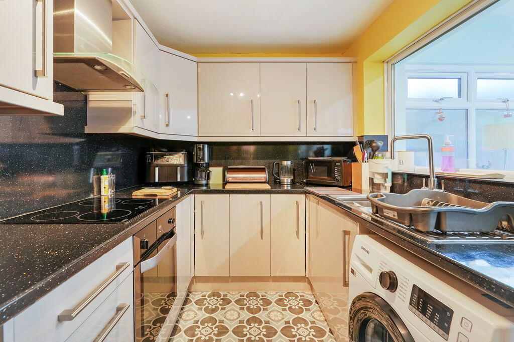 Varley Gardens, Flanderwell, Rotherham S66 photo 4