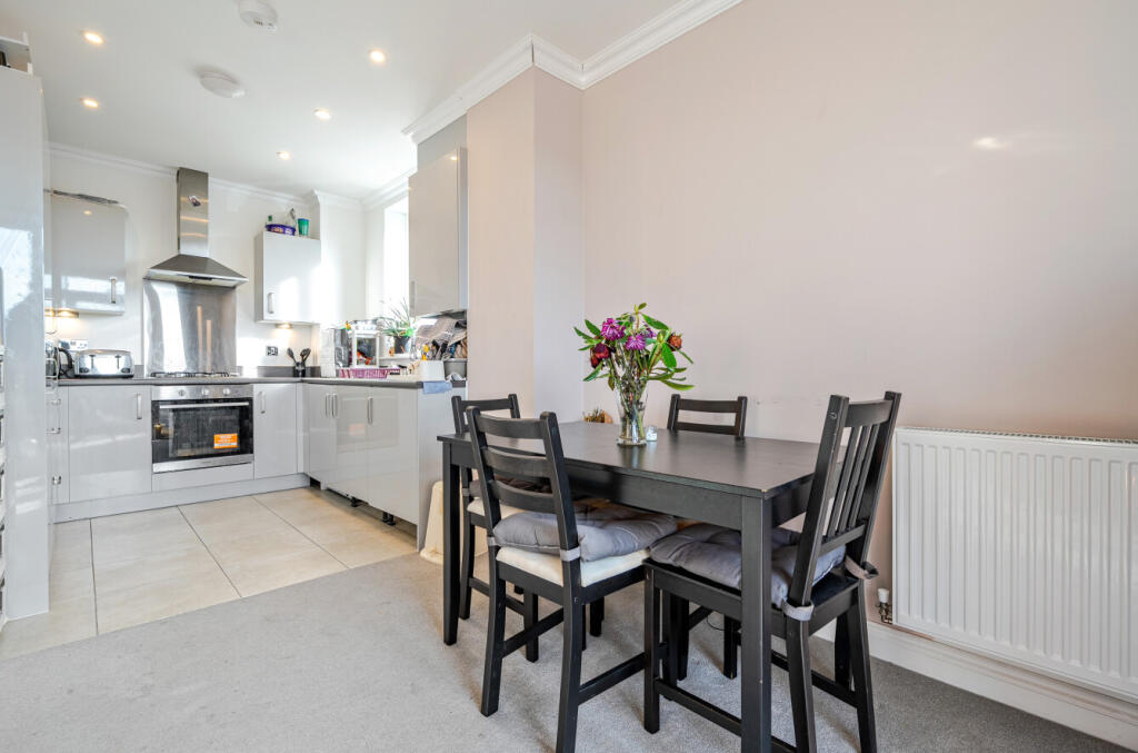 Apartment in Dartford, Castle Hill, Ebbsfleet Valley - More