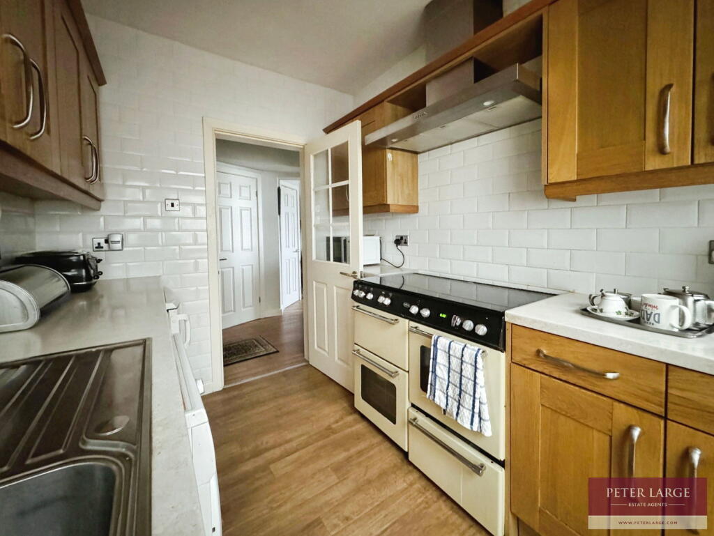 11 Molineaux Road, Rhyl, LL18 3UA photo 3