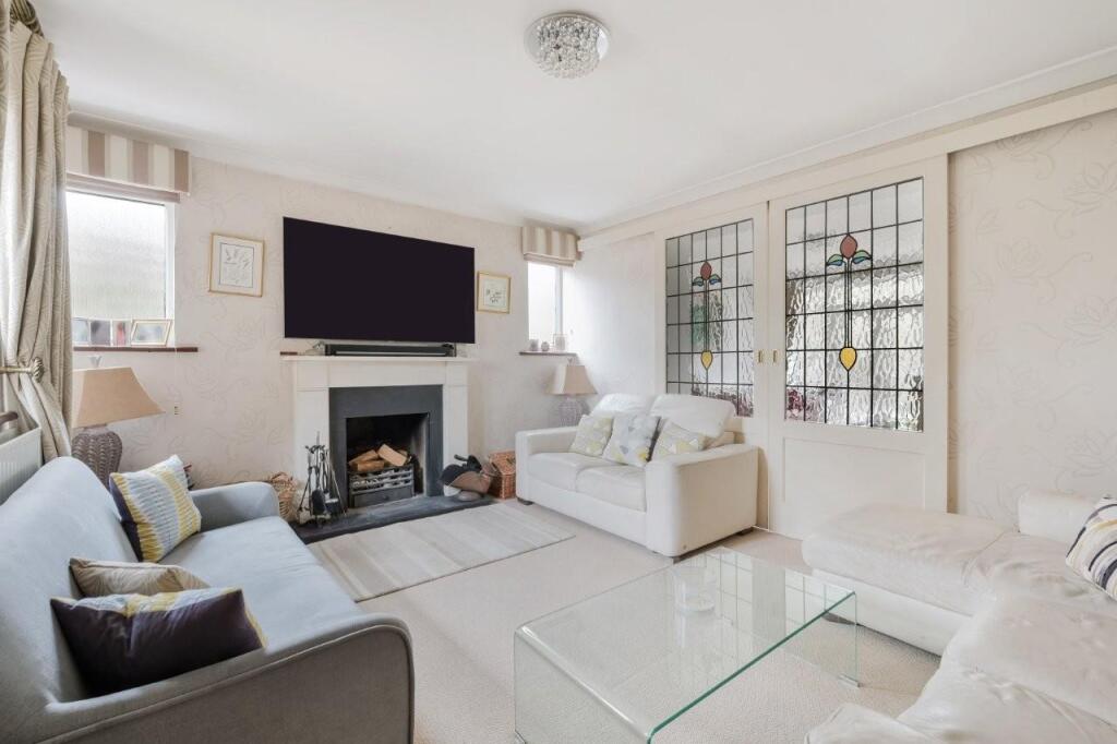 Kenilworth Close, Banstead photo 4
