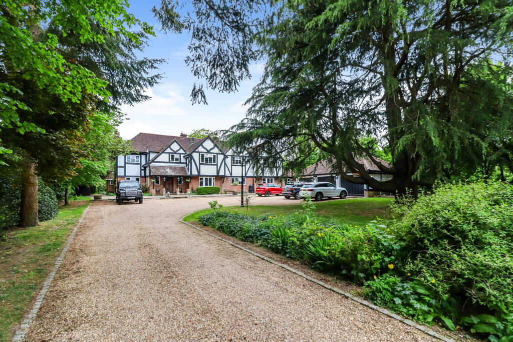 Main image of property: Nightingales Lane, Chalfont St. Giles, HP8 4SH