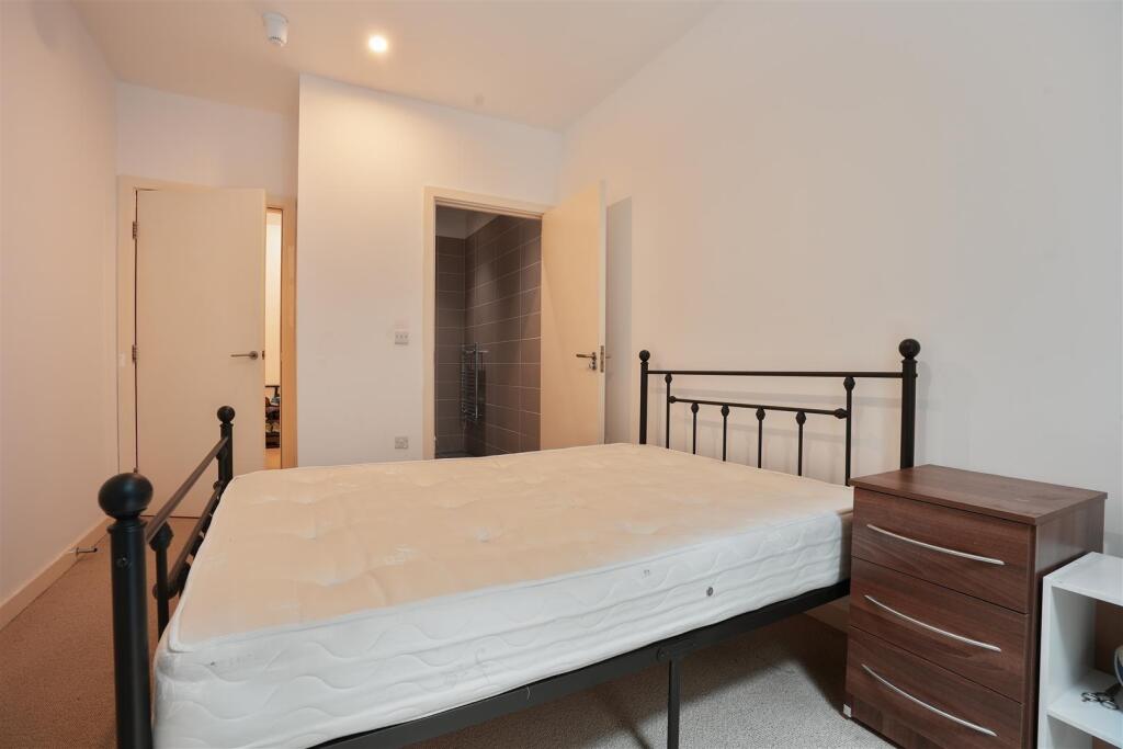1 bedroom house share for rent