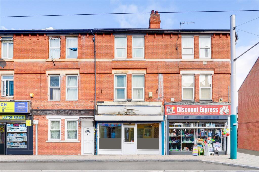 2-bed flat on Radford Road, Nottingham, NG7, £210,000