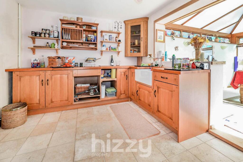 Highlands Road, Hadleigh photo 4