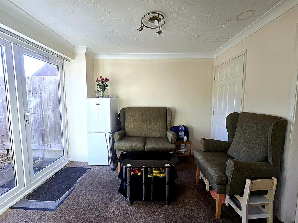 Peckstone Close, Parkside photo 5