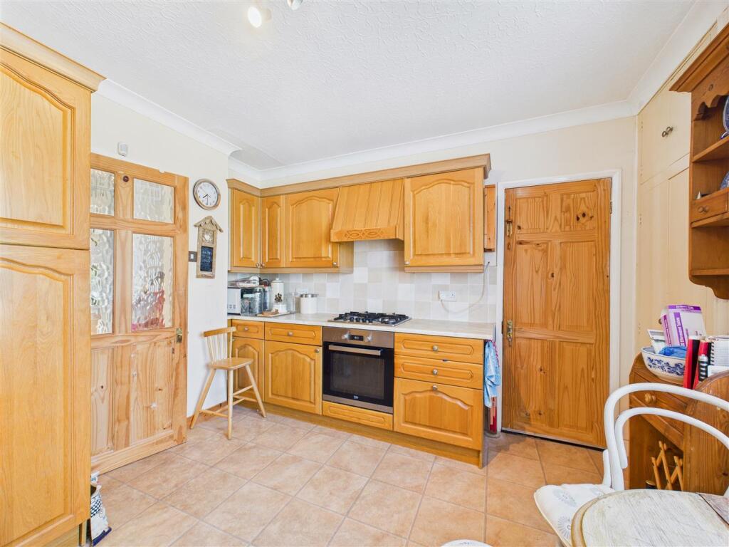 Knowsley Avenue, Cottingham photo 4