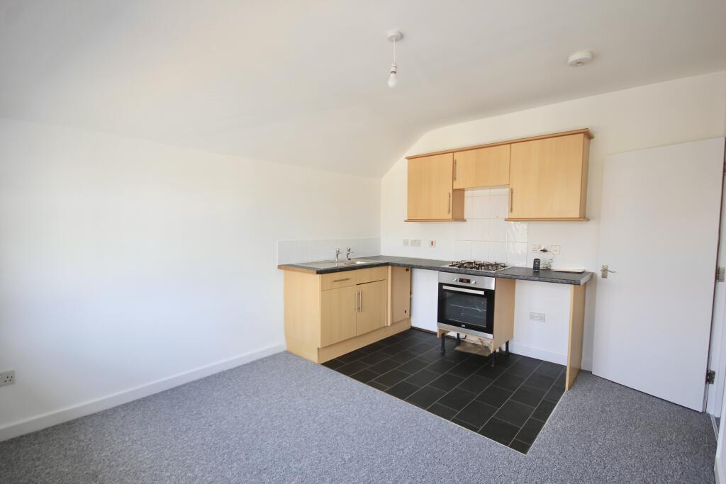 Apartment in Bournemouth, Branksome, Poole - View 3