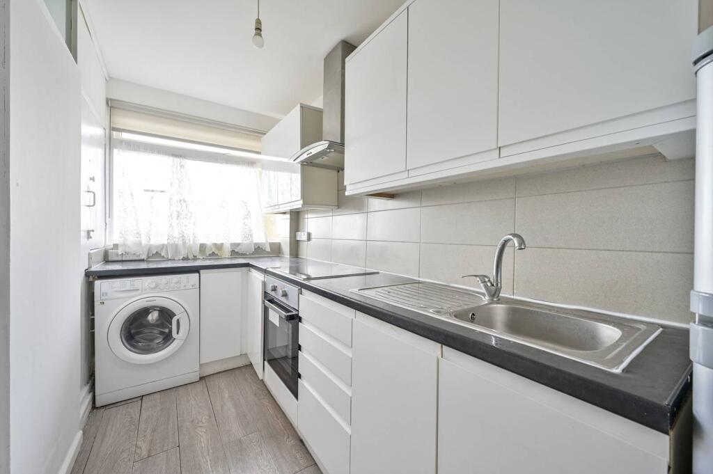 Main image of property: Highcliffe Drive, Roehampton, London, SW15