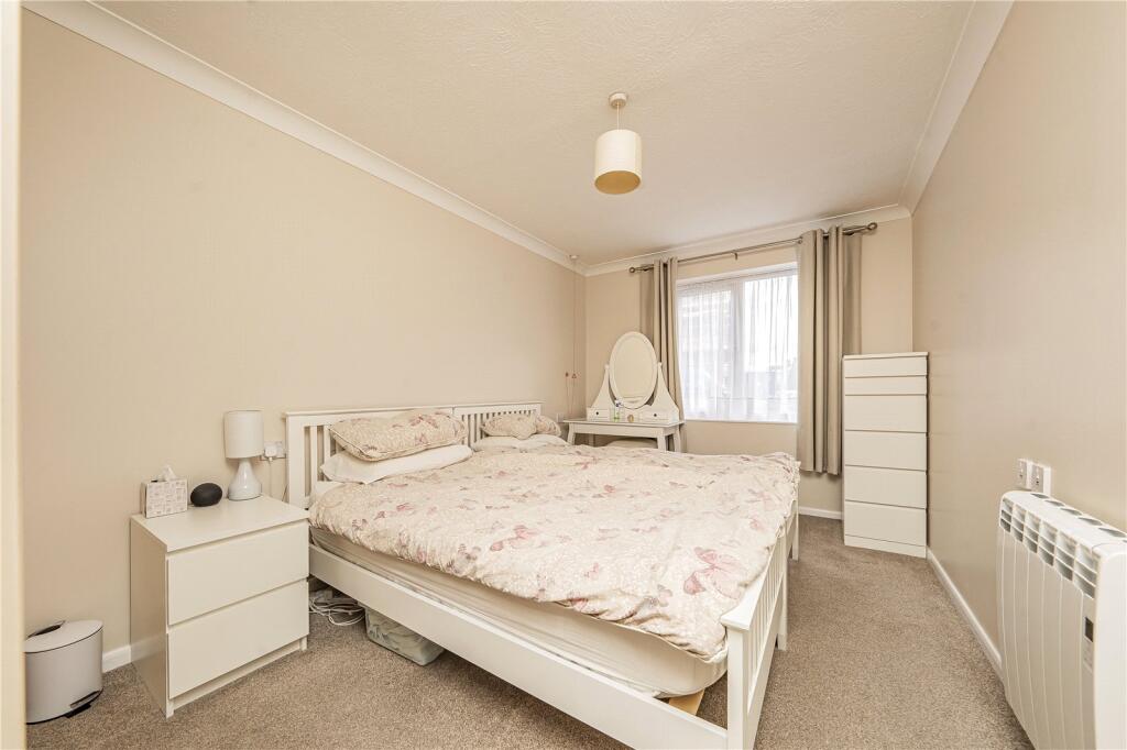 Apartment in London, New Malden - View 5