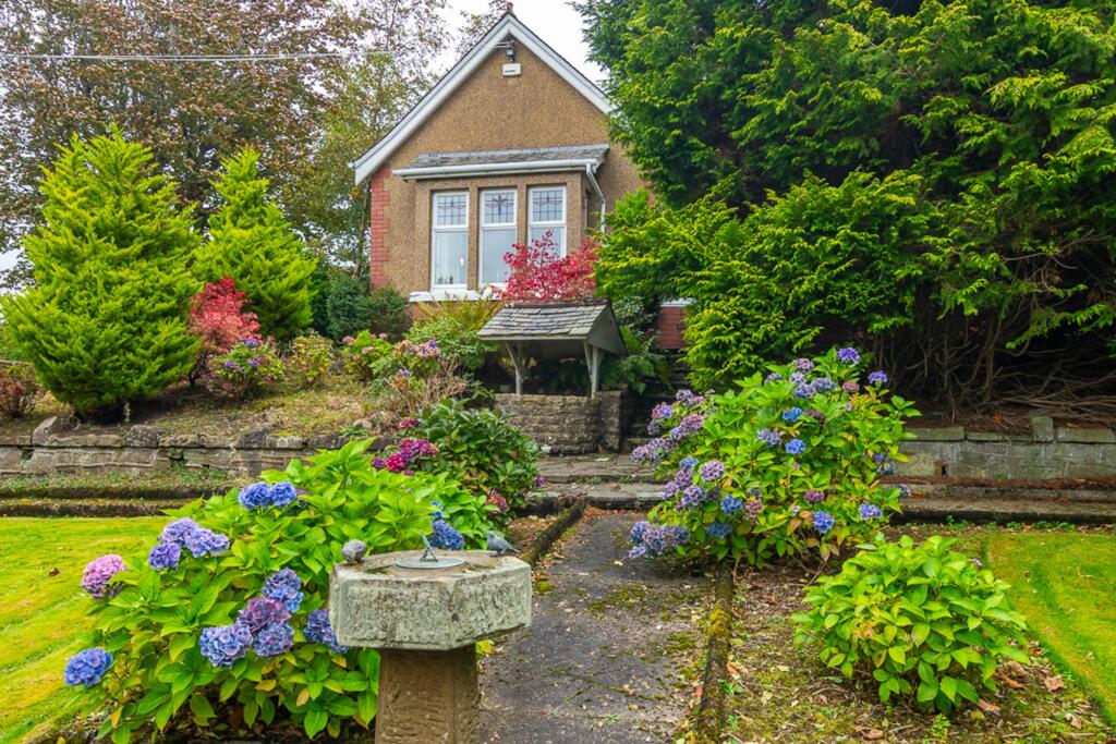 4-bed bungalow on Glasgow Road, Kirkintilloch, G66, £450,000