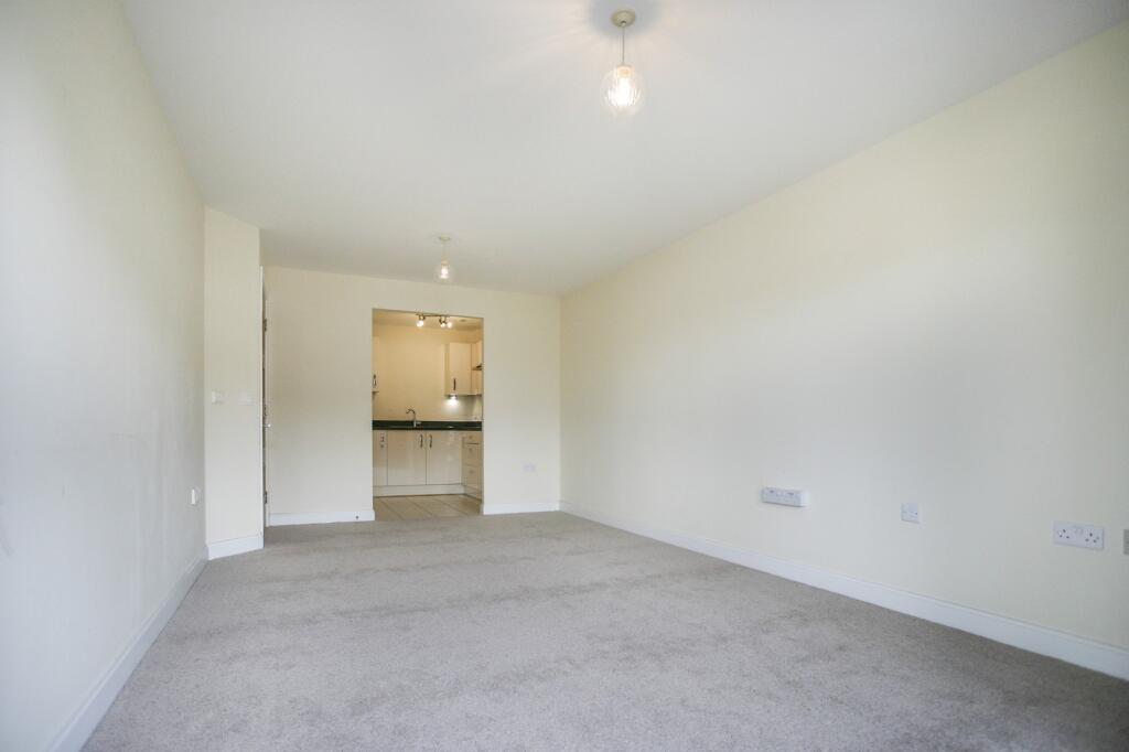 Hospital Road, Moreton-in-Marsh. GL56 0DQ photo 3