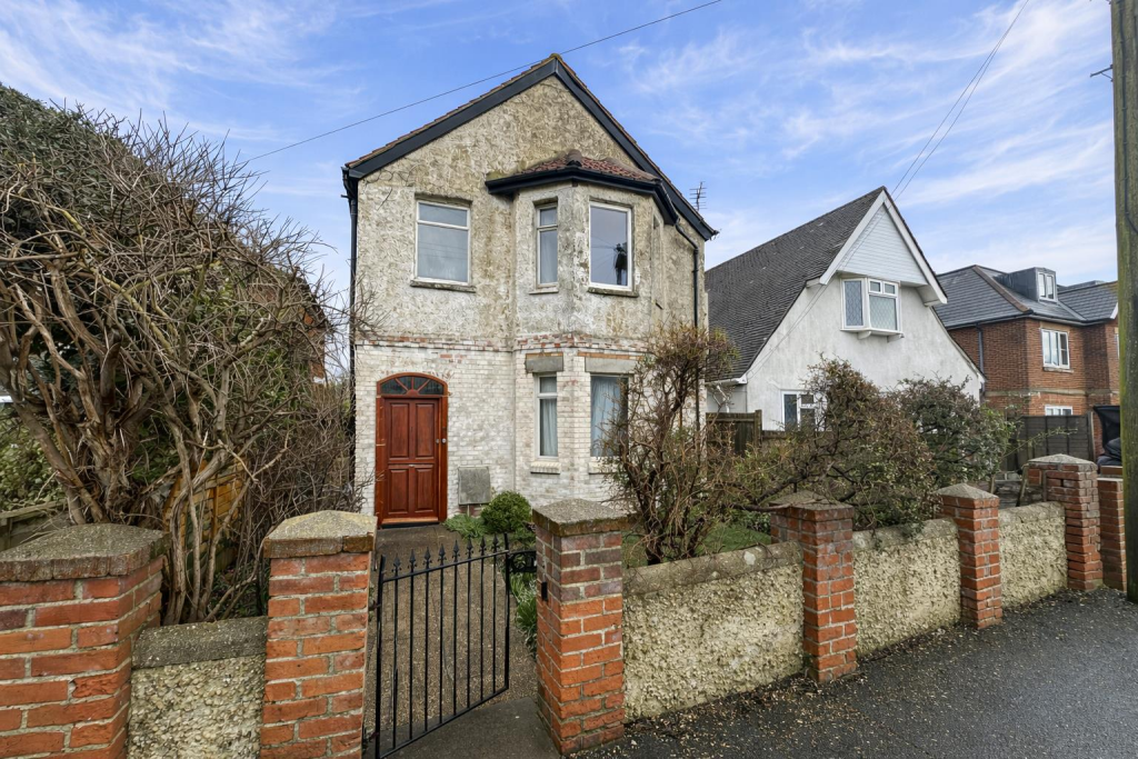 Main image of property: High Street, Lee-On-The-Solent