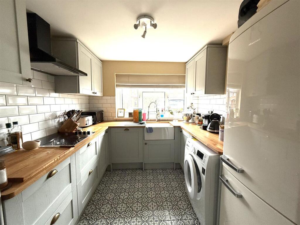 Chadwick Crescent, Hill Ridware, Rugeley photo 4