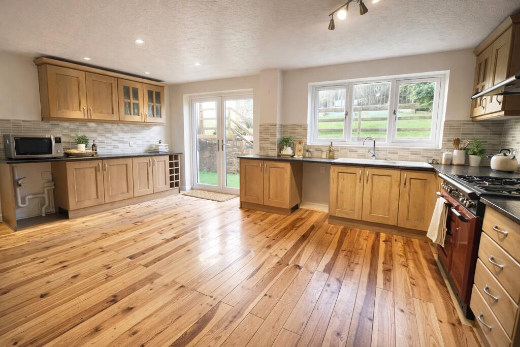 5 Tiberius Avenue, Lydney, Gloucestershire, GL15 5PD photo 4